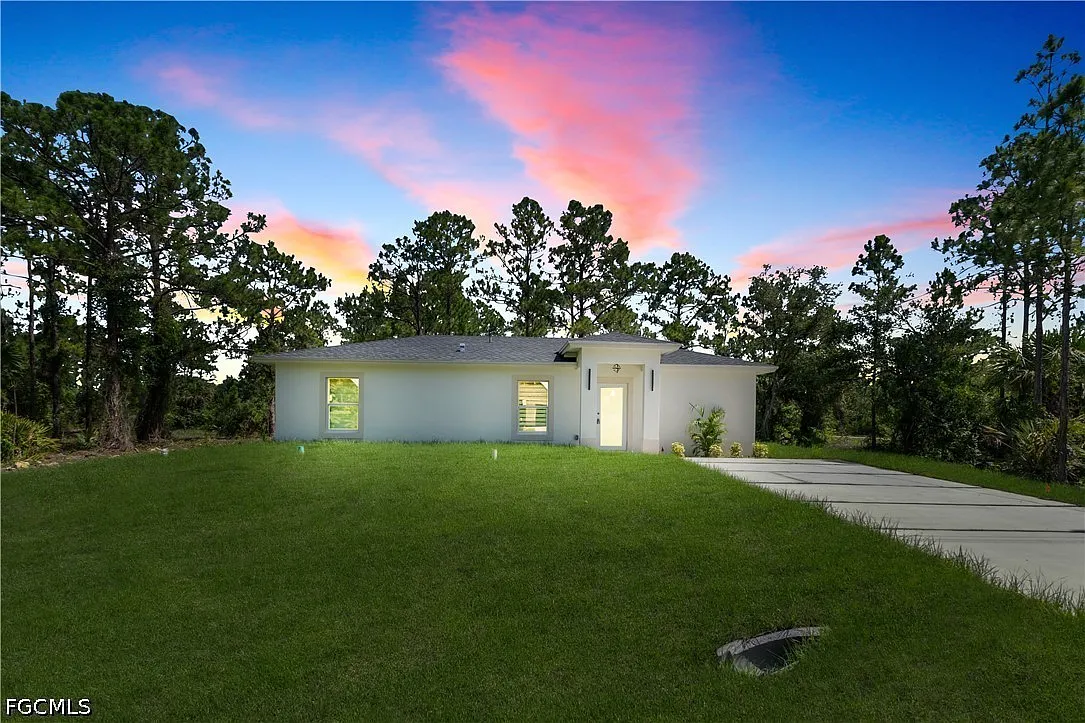 3 bed, 2.0 bath, 1056 sqft, $1,700 — Photo 1