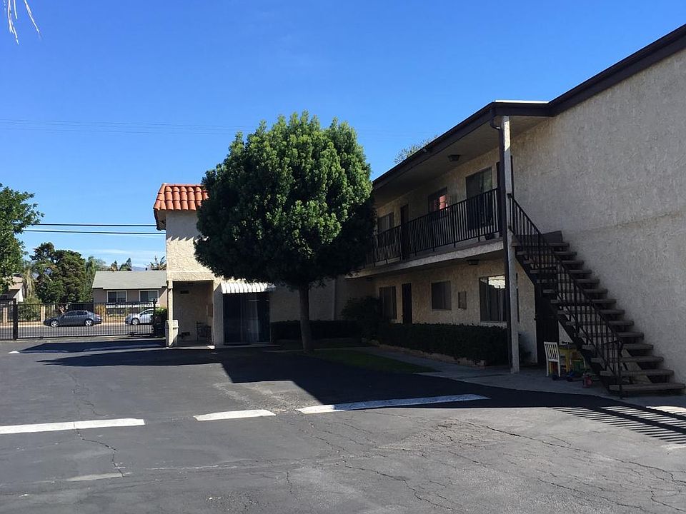 1st image of 9305 Woodman Ave APT 3
