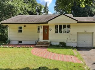 36 Fellswood Dr, Livingston, NJ 07039