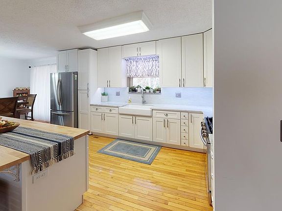 4th image of 1803 Hugh Dr