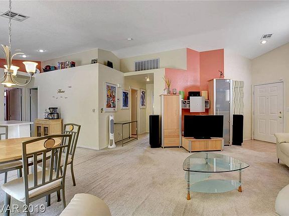 4th image of 632 Azure Banks Ave