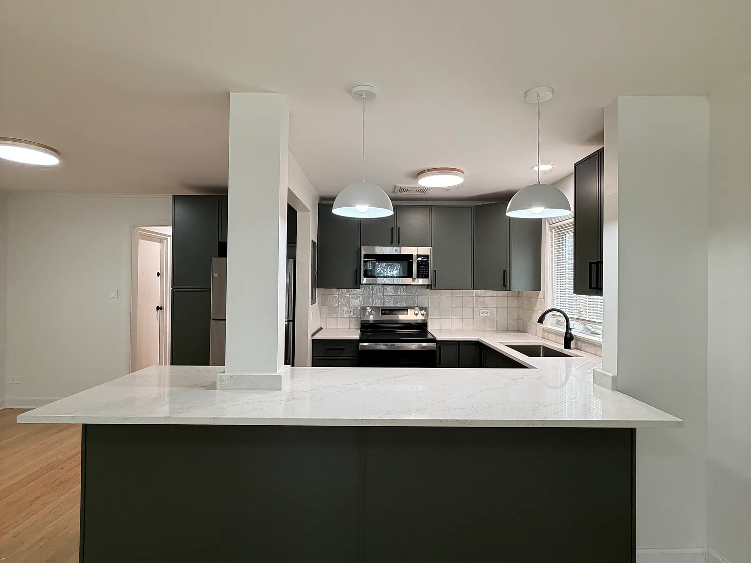 2 bed, 1200 sqft, $2,995 — Photo 1