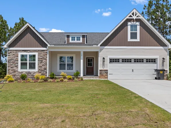 180 N Rabbit Run Dr, Smithfield, NC 27577