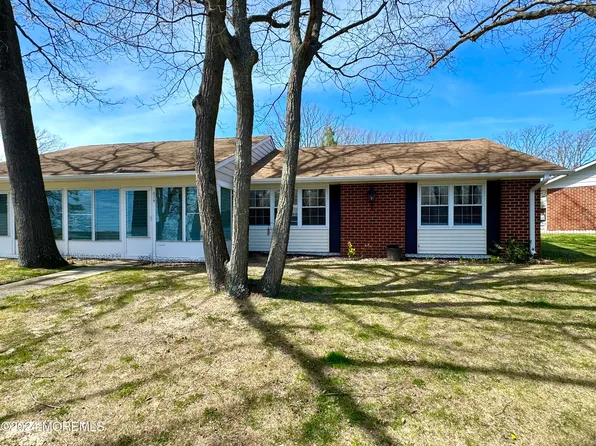 977B Aberdeen Drive, Lakewood, NJ 08701