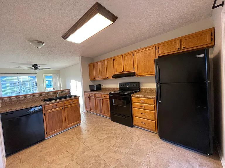 212 Davidson St — Photo 10