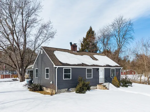 140 Slumber Ln, Springfield, MA 01128