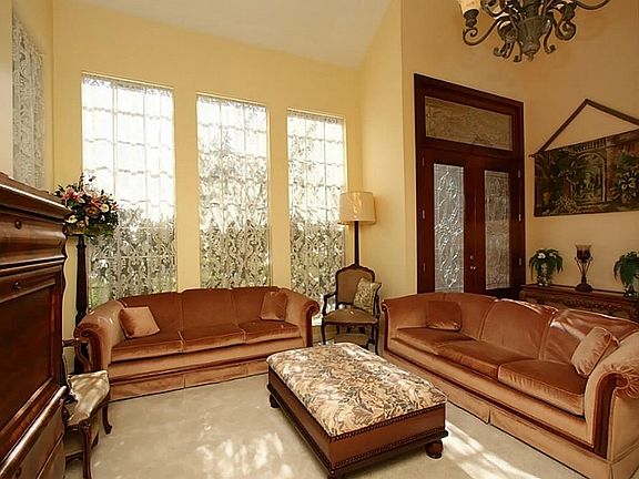 5th image of 15702 Pebble Bend Dr