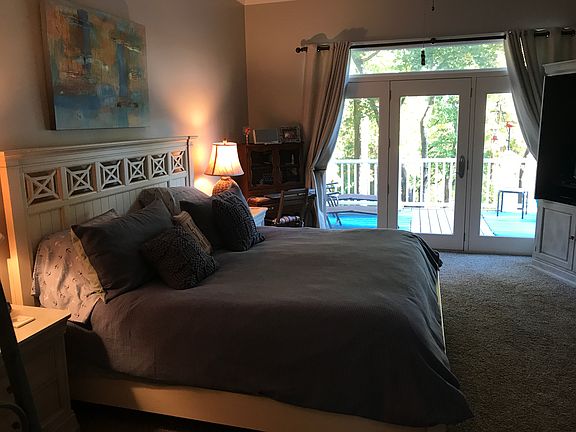 Master bedroom main level