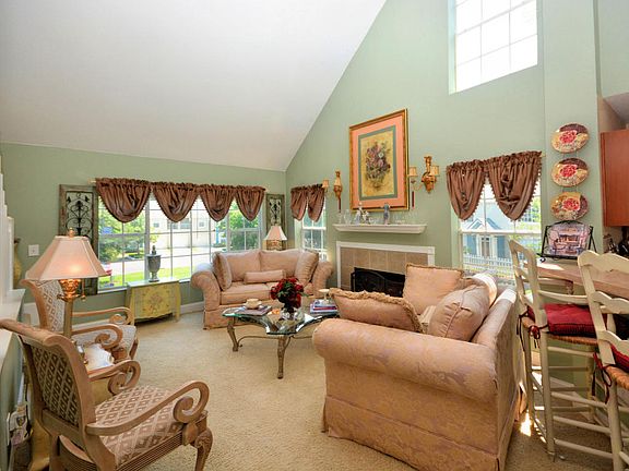 2nd image of 13700 N Richmond Park Dr #909