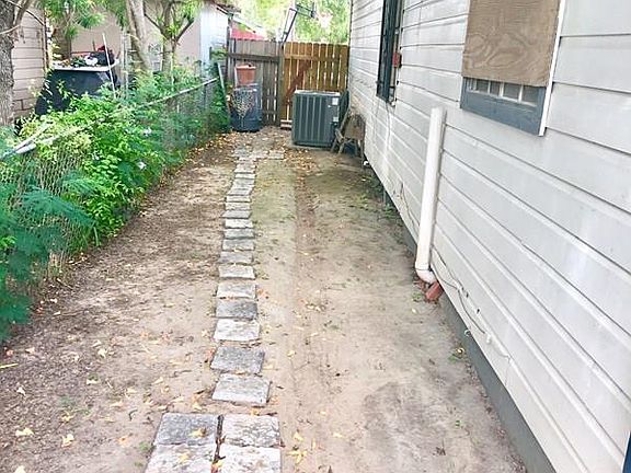 5th image of 3154 Southmost Rd