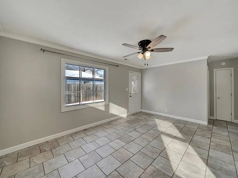 6912 Logan Ave — Photo 5
