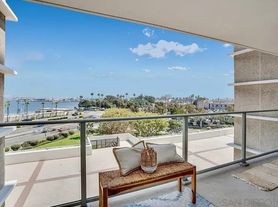 1820 Avenida Del Mundo