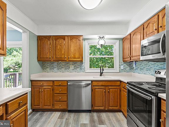 5th image of 21404 Williams Dr