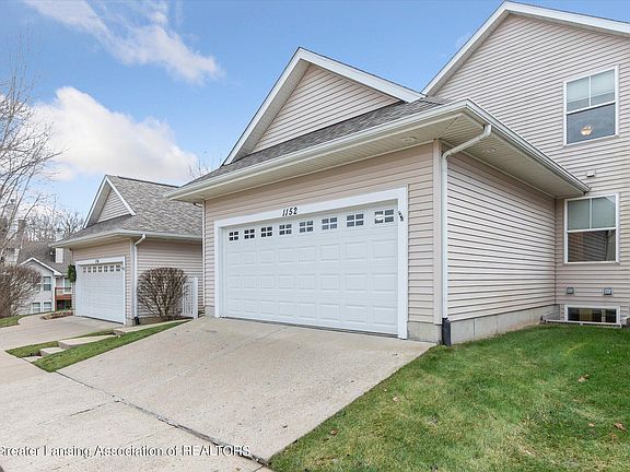 3rd image of 1152 E Maide Marians Ct