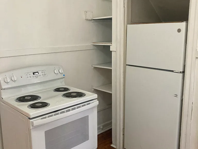 2751 Oak St — Photo 13