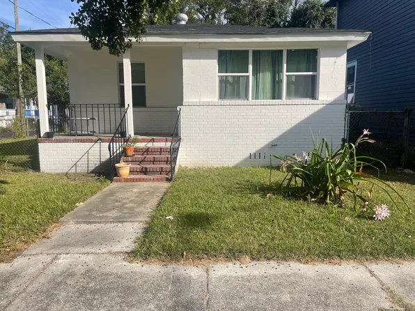 2202 Harden St, Savannah, GA 31415