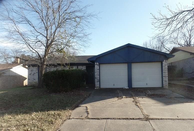 1st image of 922 Highcrest Dr