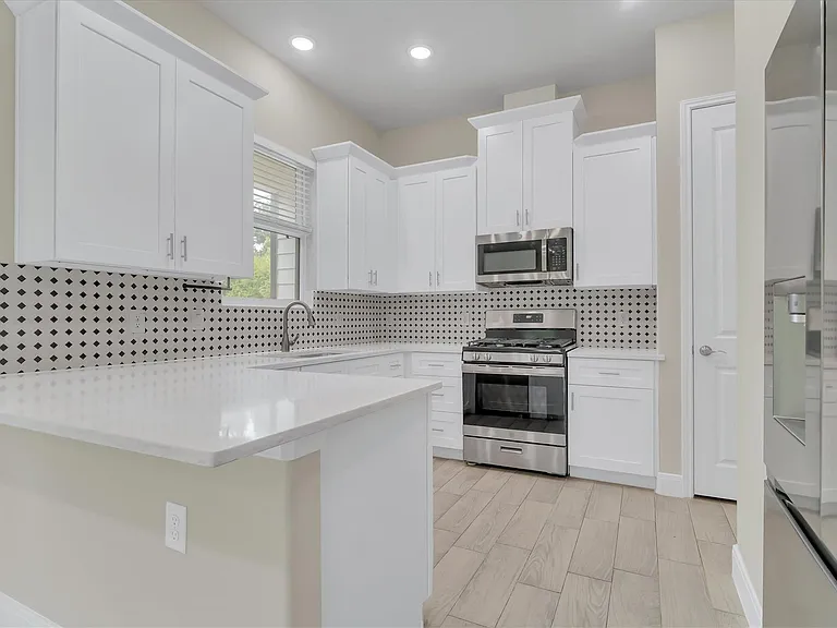 8318 Sunnyhill St — Photo 8