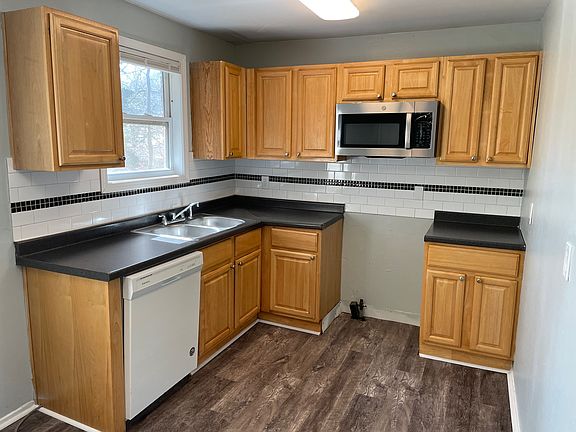 2nd image of 385 Macedonia Rd SE