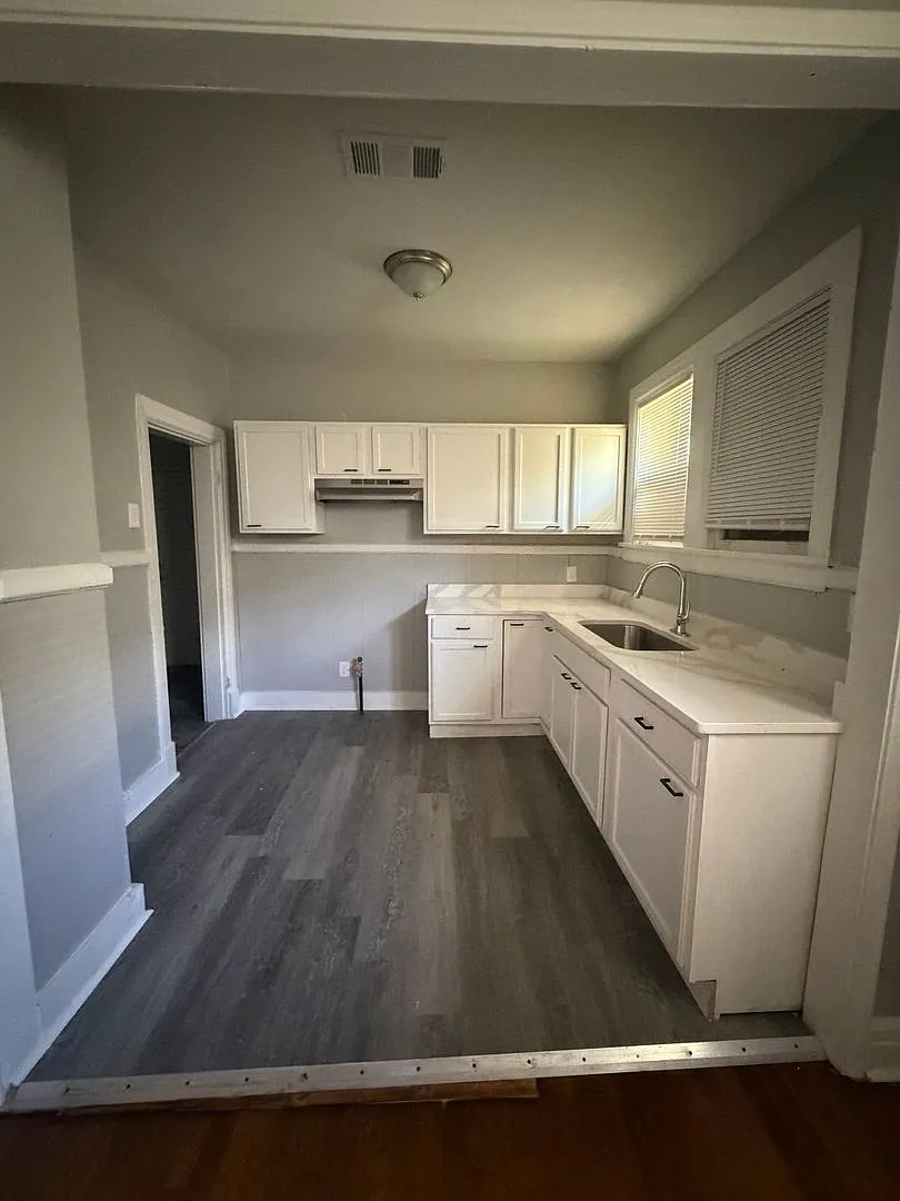 Mallory Duplex — Photo 2