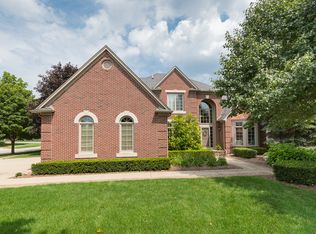12805 Red Pine Ln, Shelby Township, MI 48315