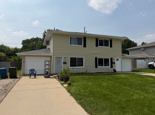 1060 & 1062 N Highland Ave, Aurora, IL 60506