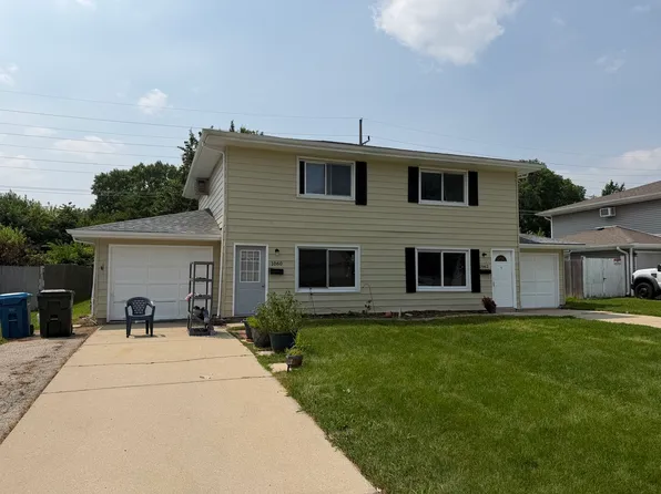 1060 & 1062 N Highland Ave, Aurora, IL 60506