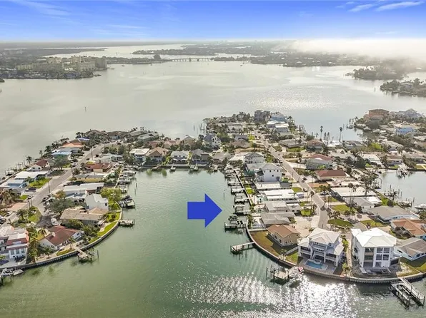 16111 5th St E, Redington Beach, FL 33708