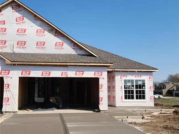 1458 Villa Ln, Louisburg, KS 66053