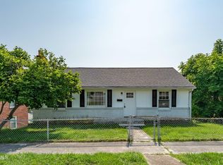 114 E Park Dr, Kingsport, TN 37660