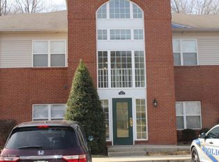 9102 Hawthorne Pointe Dr UNIT 103, Louisville, KY 40272