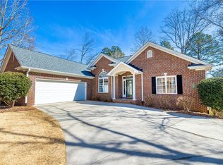 418 E Waterside Dr, Seneca, SC 29672
