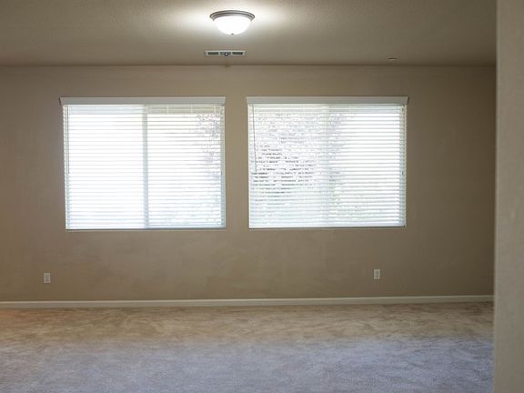 4th image of 2294 N Heron Dr