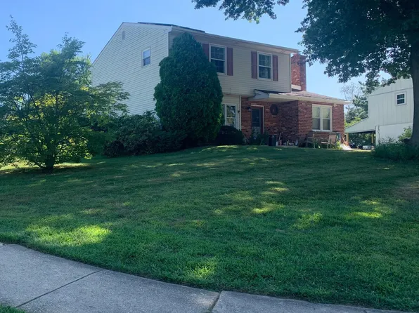 228 Jacqueline Dr, Upper Chichester, PA 19061