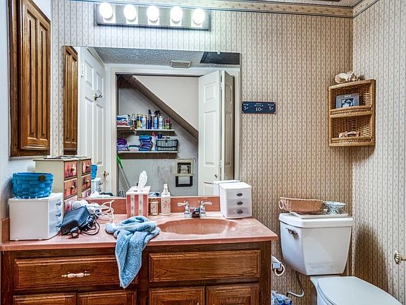 3rd image of 333 Melrose Dr APT 2B