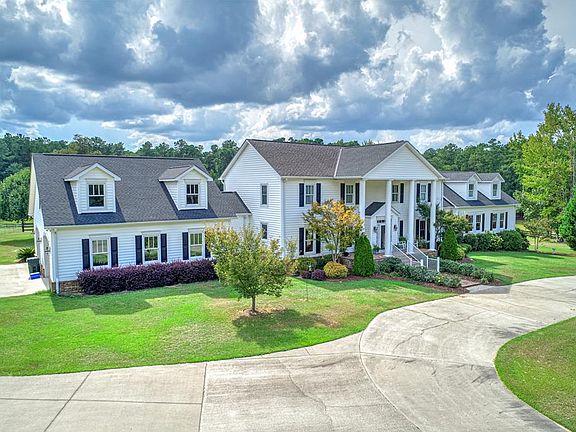3rd image of 585 Bella Vista Ln