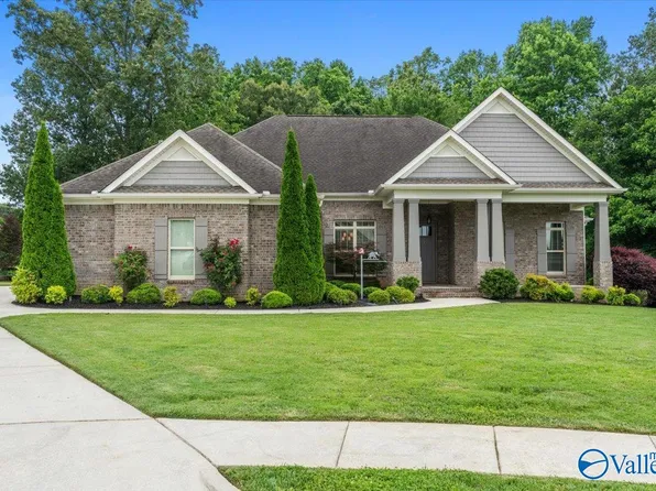 147 Keystone Dr, Meridianville, AL 35759