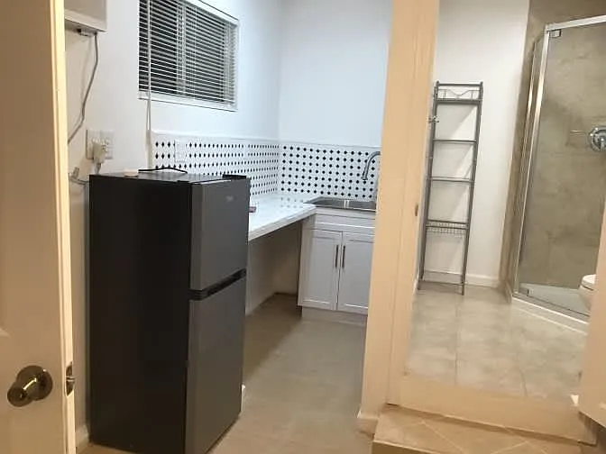 1 bed, 600 sqft, $975 — Photo 3