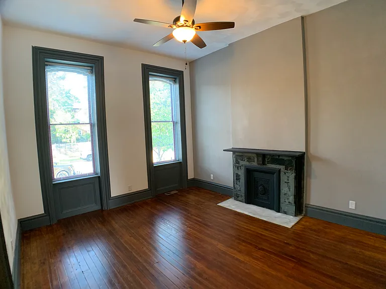 2110 Victor St #1F — Photo 2