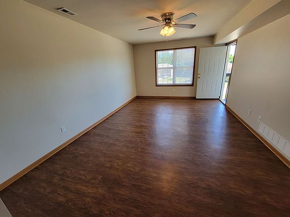 3rd image of 712 Cedar Dr APT D
