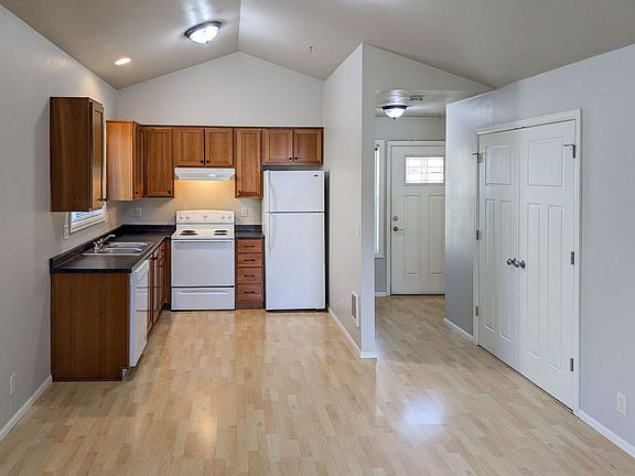 2nd image of 1150-1180 Jacobs Dr #1170-02