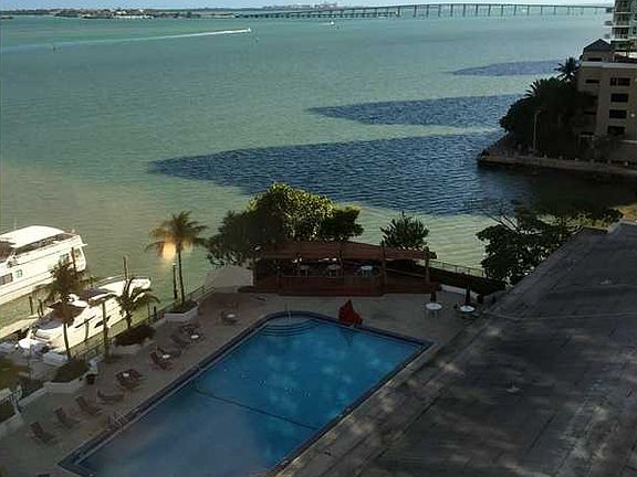 3rd image of 905 Brickell Bay Dr APT 927