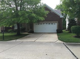 16 Bayswater Rd, Saint Louis, MO 63128