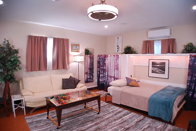 2481 San Francisco Ave — Photo 2