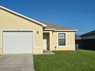 906 SE 6th Ct, Cape Coral, FL 33990