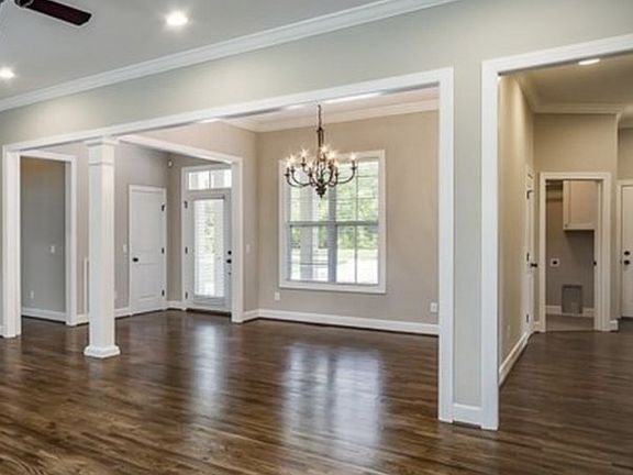 3rd image of 831 Breeding Ave