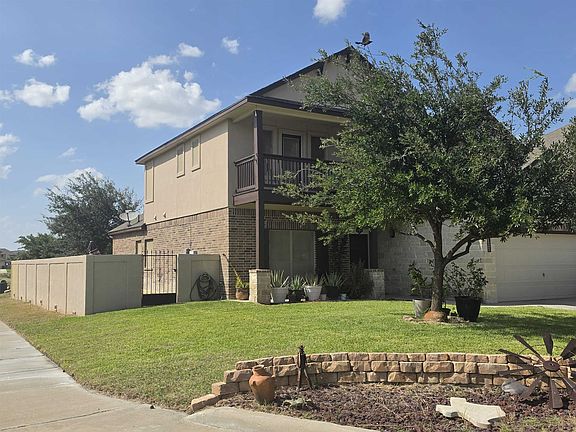 2nd image of 302 Date Palm Dr