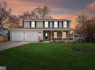 8479 Middle Run Dr, Springfield, VA 22153