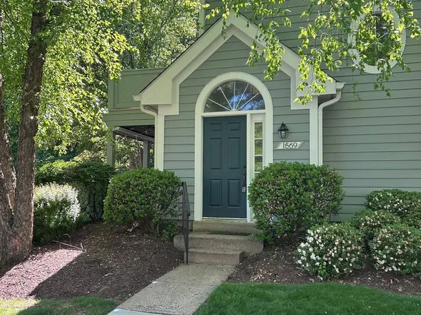 1569 Church Hill Pl, Reston, VA 20194