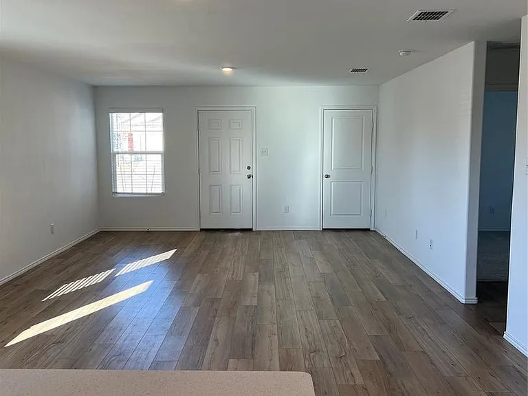 7300 Jackrabbit Ave — Photo 3